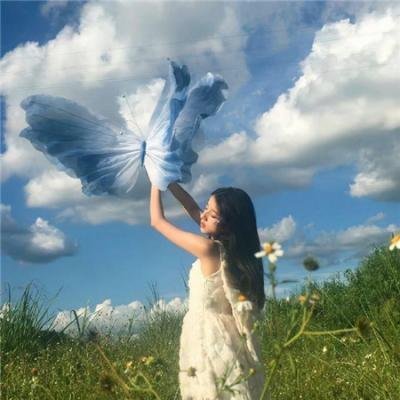 演唱会后台直击：当红小花素颜现身菜市场，前后半年最新进展